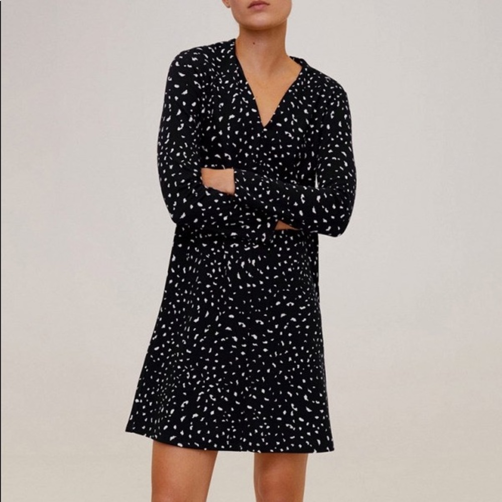 NWT Mango MNG Black White Spotted Dress Vneck